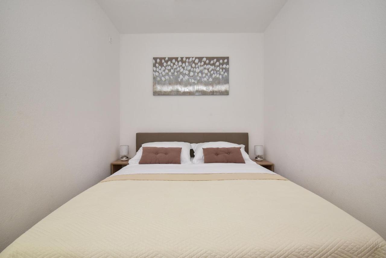 Apartman Mia Igrane Buitenkant foto